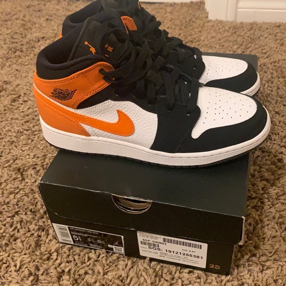 Nike Shoes - Air Jordan 1 Mid Shattered Blackboard GS
